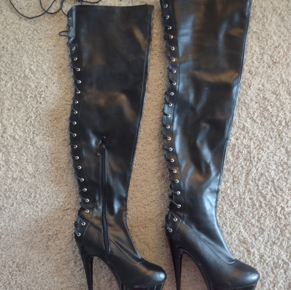 Boots thigh high platform NWOT BLK Lace up entire back BOOTS sexy. NWOT - Picture 2 of 9